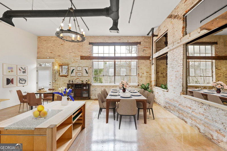 Photo 11 of 585 White Circle #APT 509