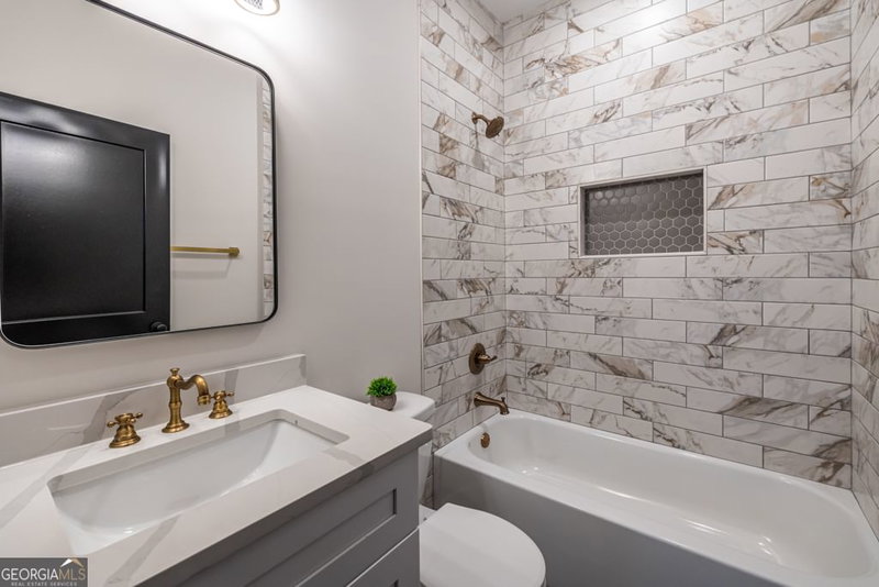 Photo 37 of 973 Parsons Street SW