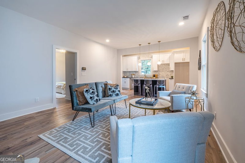 Photo 9 of 973 Parsons Street SW