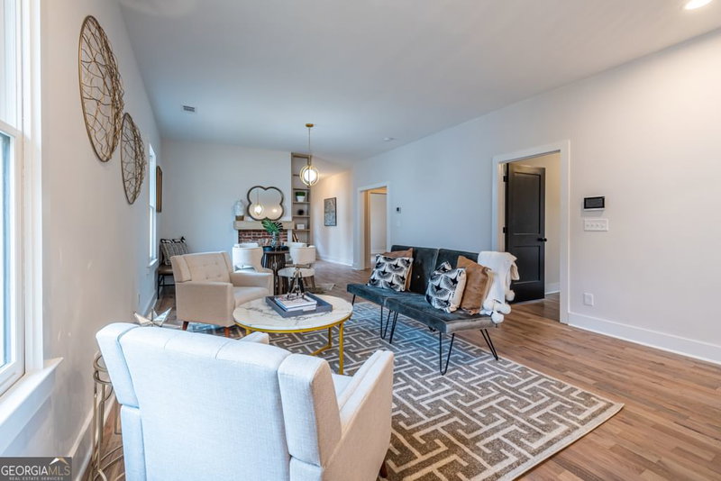 Photo 10 of 973 Parsons Street SW