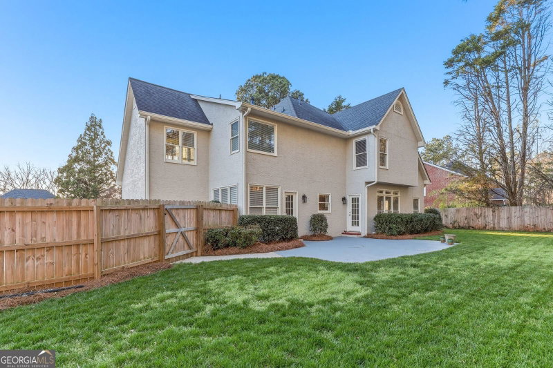 Photo 5 of 711 Chattahoochee Place