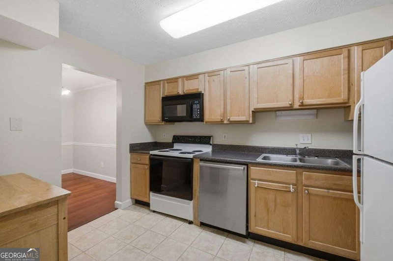 Photo 9 of 3440 Essex Avenue #103