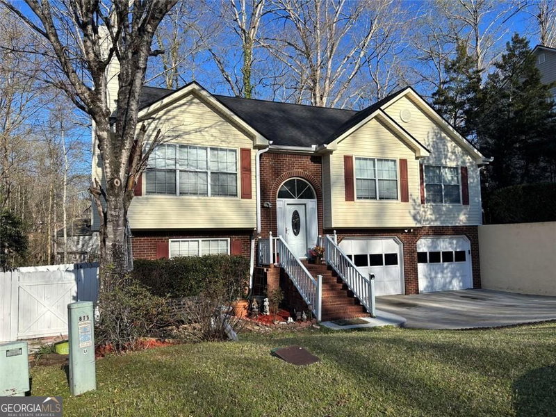 Photo 2 of 875 Long Branch Circle