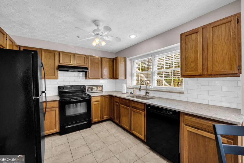 Photo 13 of 3088 Camden Way
