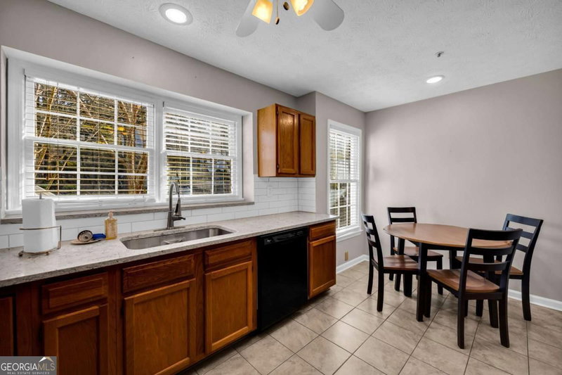 Photo 14 of 3088 Camden Way