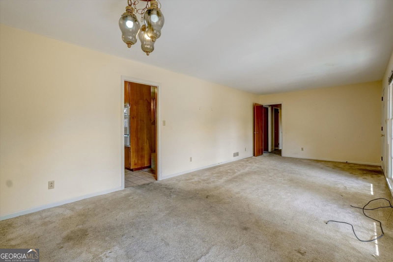 Photo 8 of 797 Kiowa Drive NE