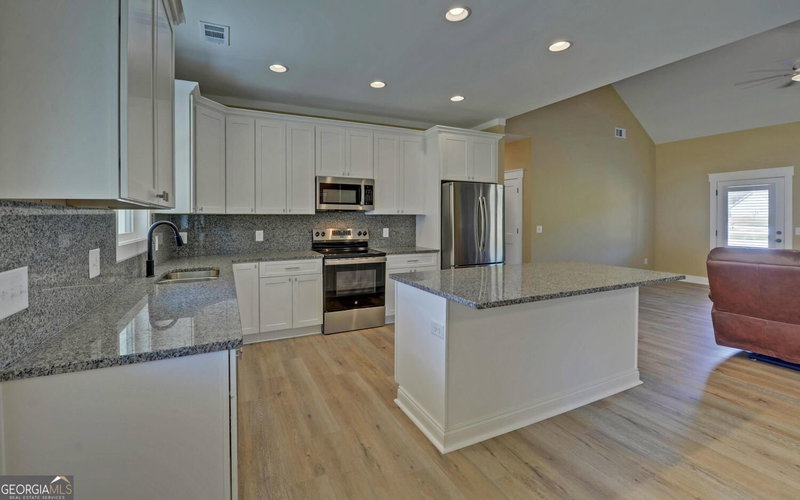Photo 11 of 111 Topher Street