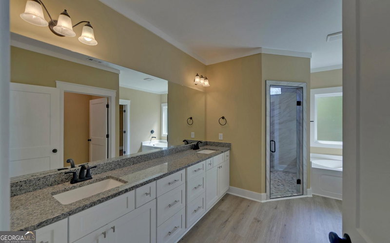 Photo 18 of 111 Topher Street