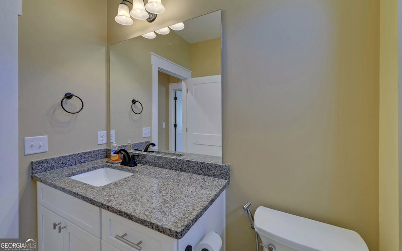 Photo 25 of 111 Topher Street