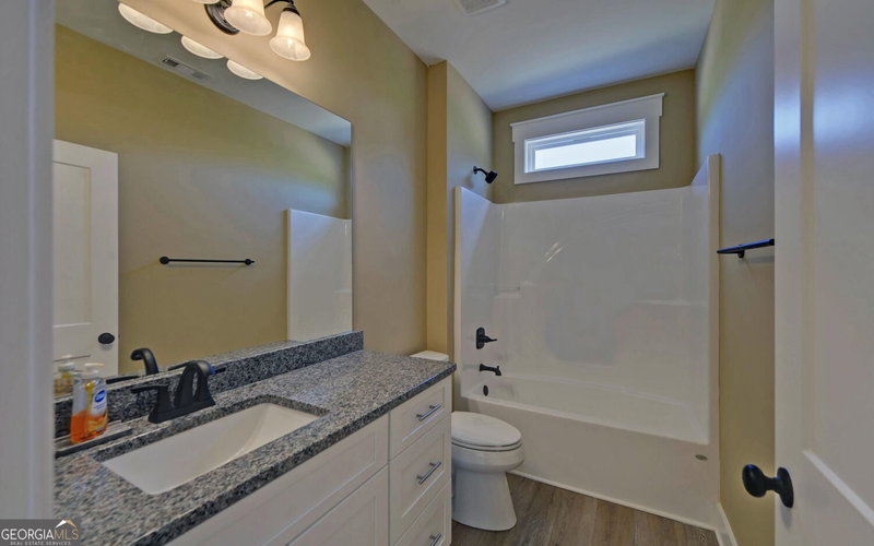 Photo 26 of 111 Topher Street