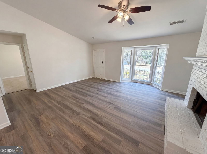 Photo 7 of 5003 Henson Drive SW