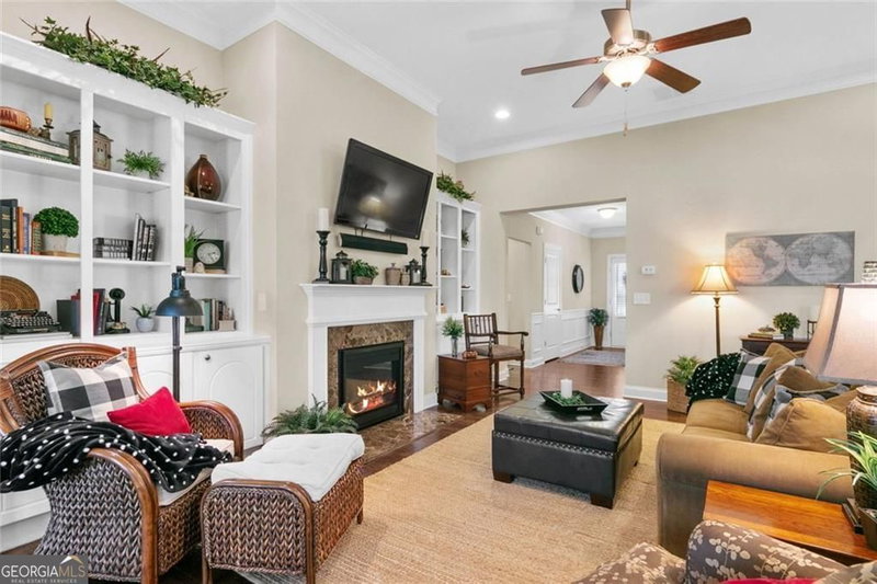 Photo 12 of 559 Bishopton Street