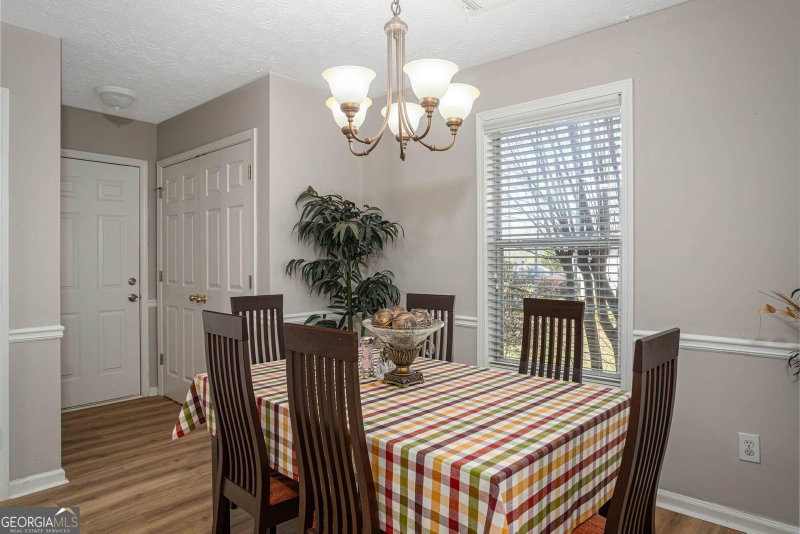 Photo 6 of 170 Belmont Circle