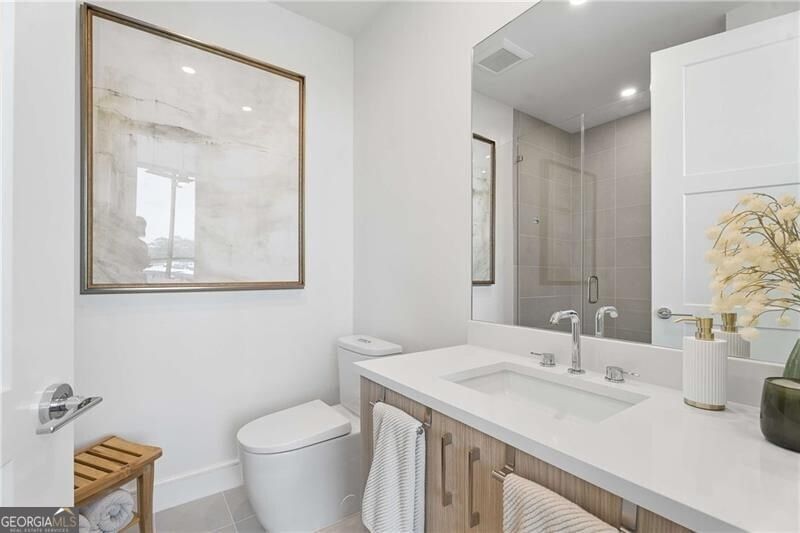 Photo 24 of 2425 Peachtree Road NE #901
