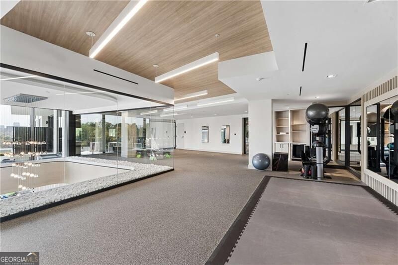 Photo 35 of 2425 Peachtree Road NE #901