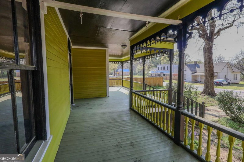 Photo 7 of 711 Davis Street
