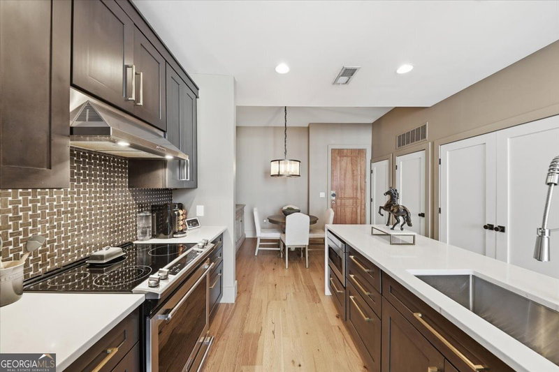 Photo 12 of 3040 Peachtree Road #1514