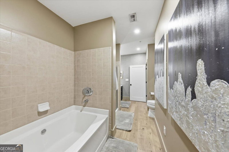 Photo 21 of 3040 Peachtree Road #1514