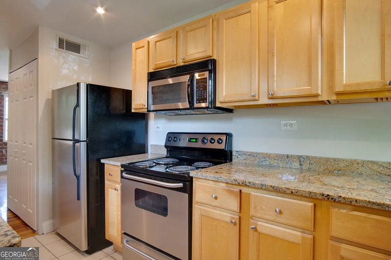 Photo 2 of 24 Daniel Street SE #14