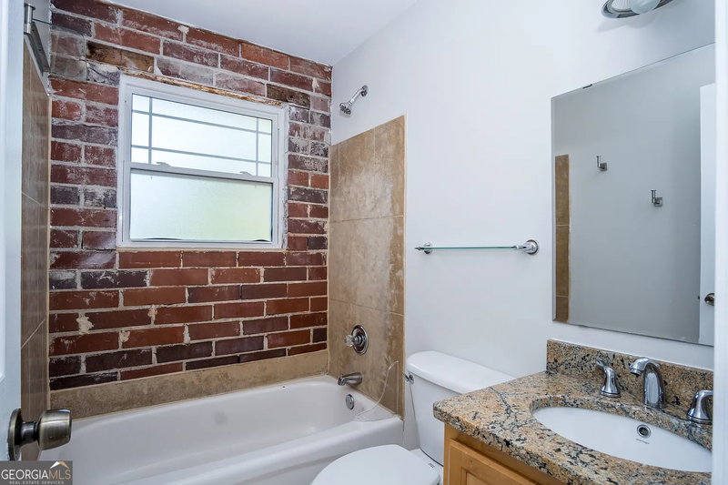 Photo 11 of 24 Daniel Street SE #14