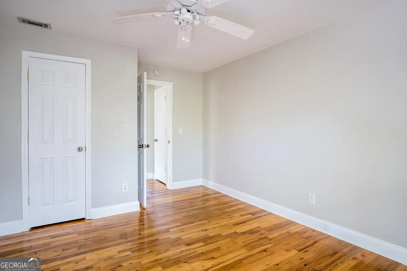 Photo 10 of 24 Daniel Street SE #14
