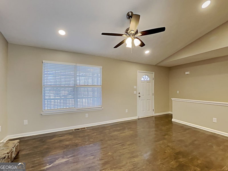 Photo 11 of 5665 Lakeview Court