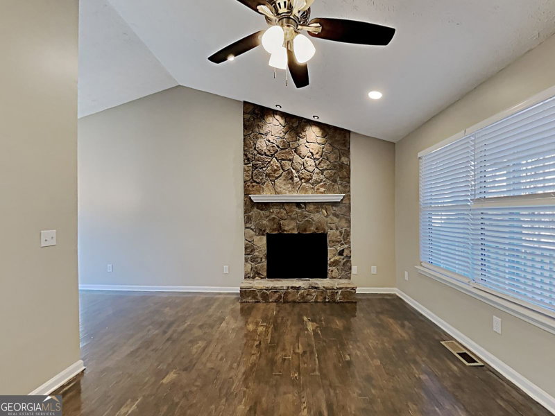 Photo 13 of 5665 Lakeview Court