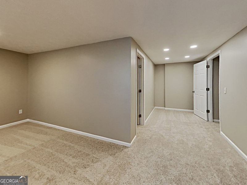 Photo 14 of 5665 Lakeview Court