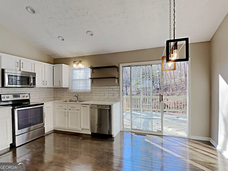 Photo 16 of 5665 Lakeview Court
