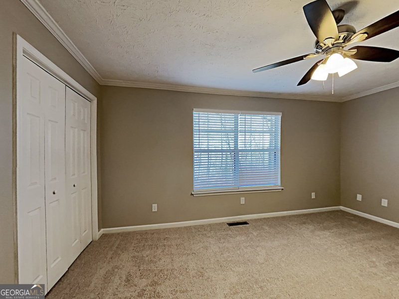 Photo 19 of 5665 Lakeview Court