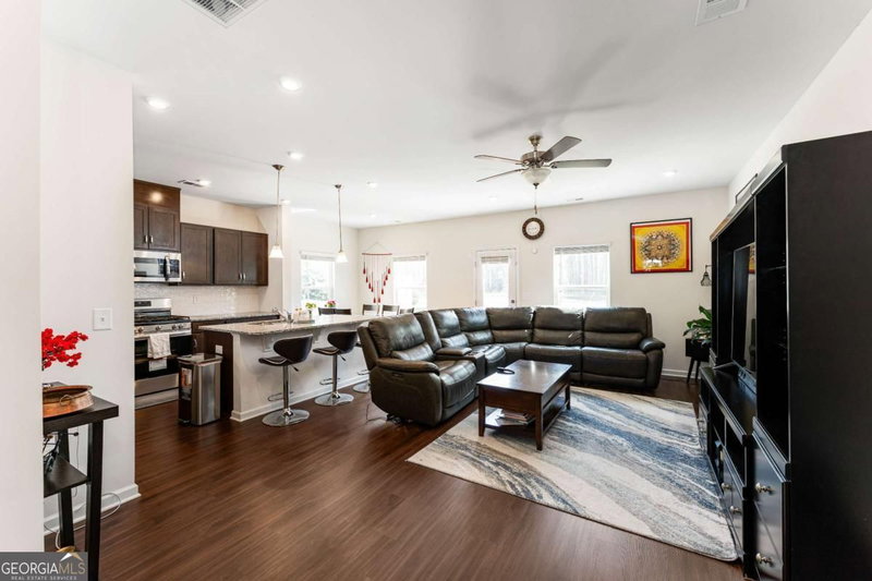 Photo 6 of 1114 Chastain Drive