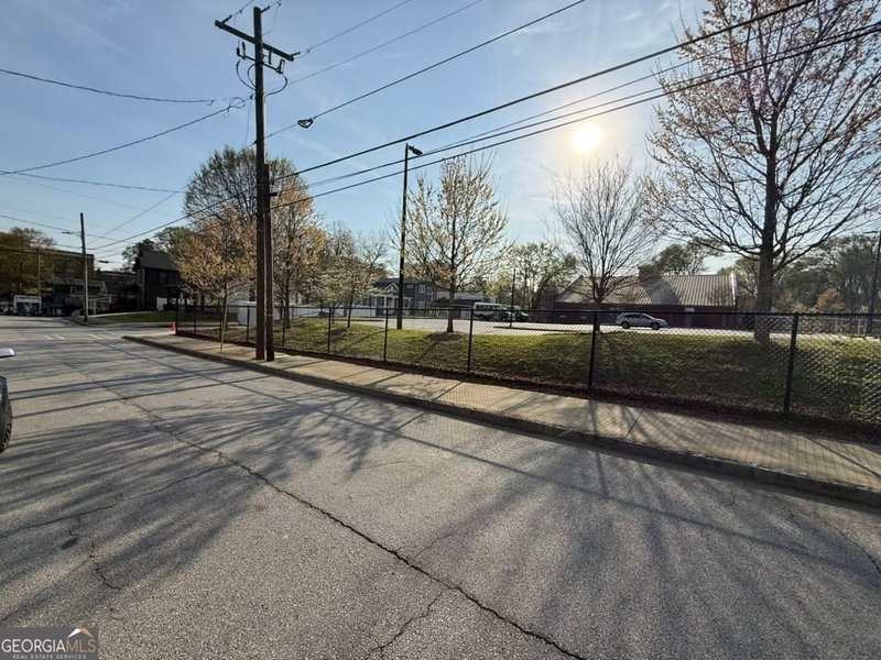 Photo 13 of 928 Welch Street SW