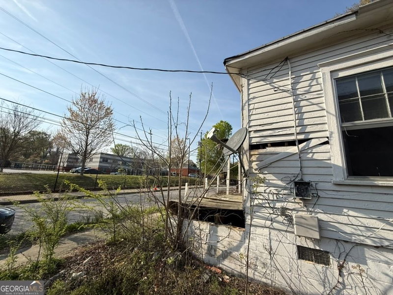 Photo 14 of 928 Welch Street SW
