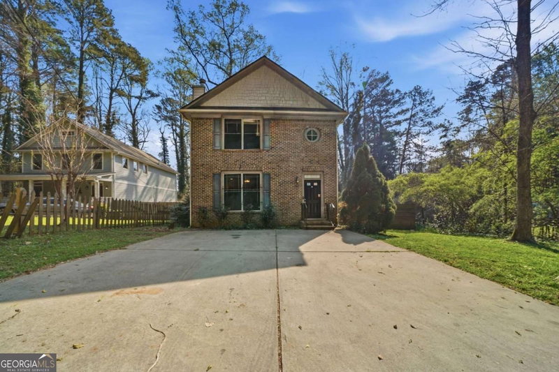 1864 La Mesa Lane