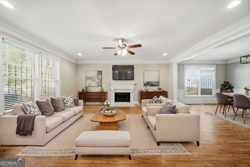Photo 8 of 1864 La Mesa Lane