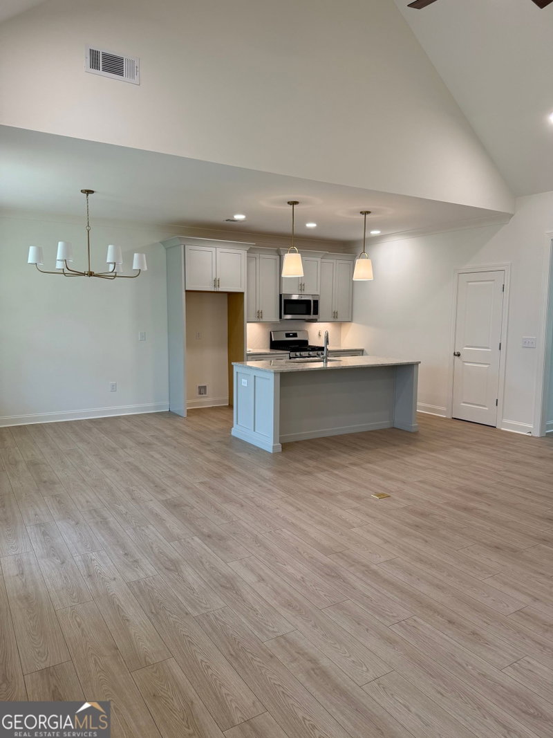 Photo 4 of 106 Live Oak Lane