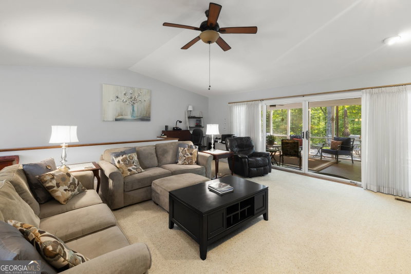 Photo 11 of 910 Chickasaw Drive