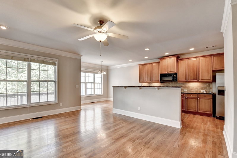 Photo 13 of 2343 Gallard Street
