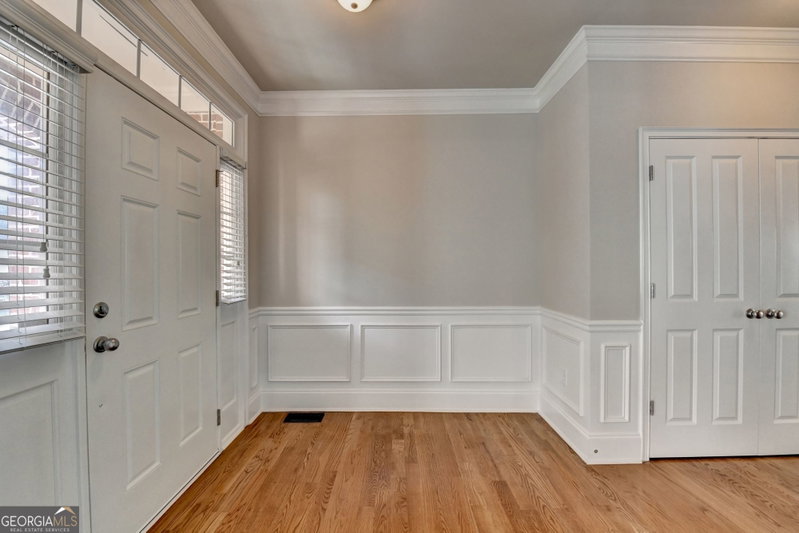 Photo 6 of 2343 Gallard Street