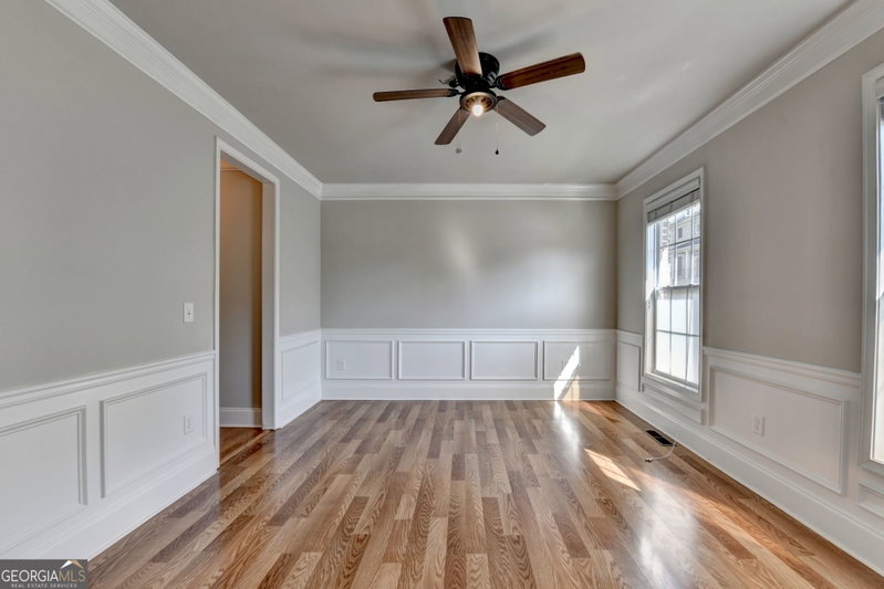 Photo 8 of 2343 Gallard Street