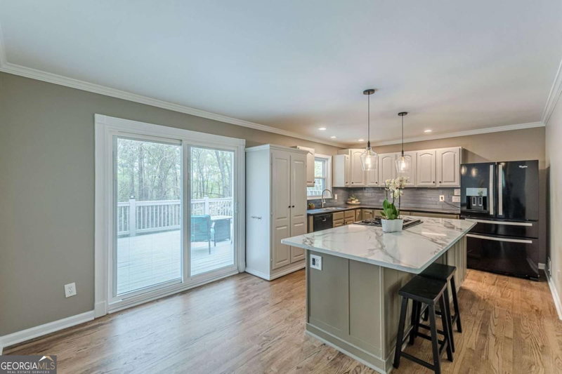 Photo 11 of 2396 Elmwood Circle SE