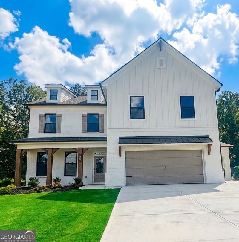 562 Winding Rose Drive, Hoschton