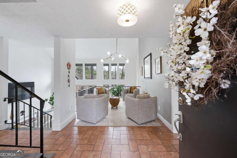 Photo 6 of 117 Klamath Court