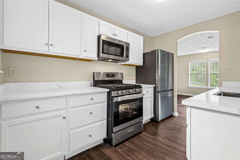 Photo 4 of 660 Cedar Avenue NW
