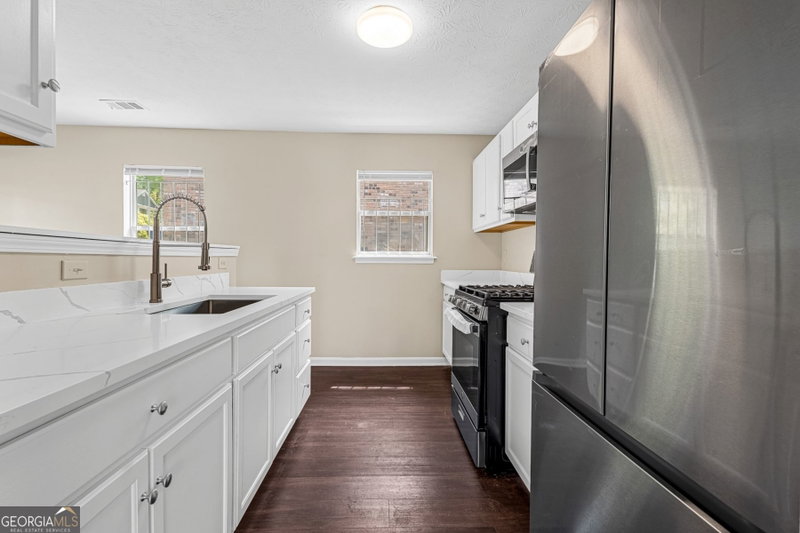 Photo 5 of 660 Cedar Avenue NW