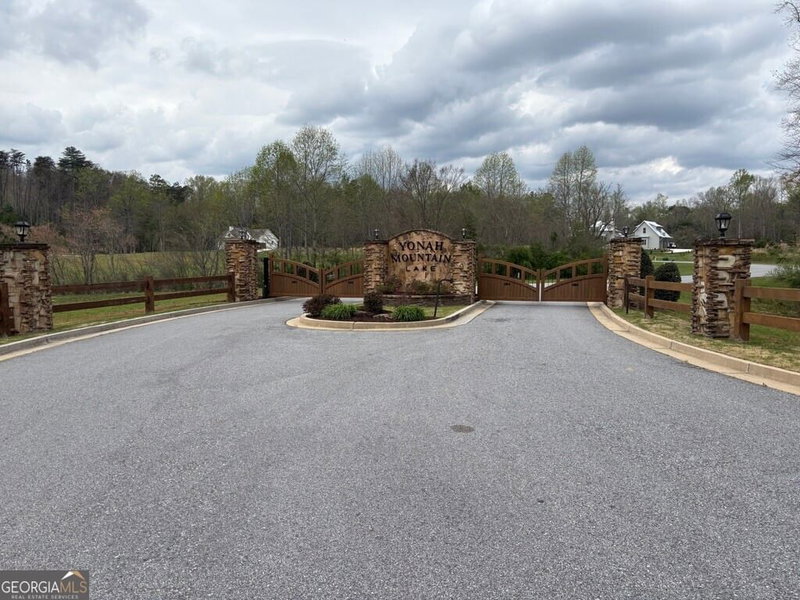 Photo 15 of 21 Yonah Lake Drive