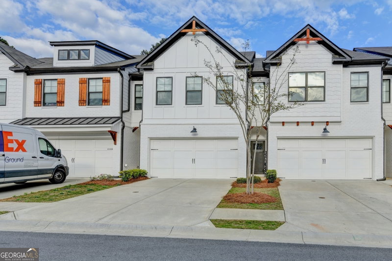 207 N Auburn Landing Place