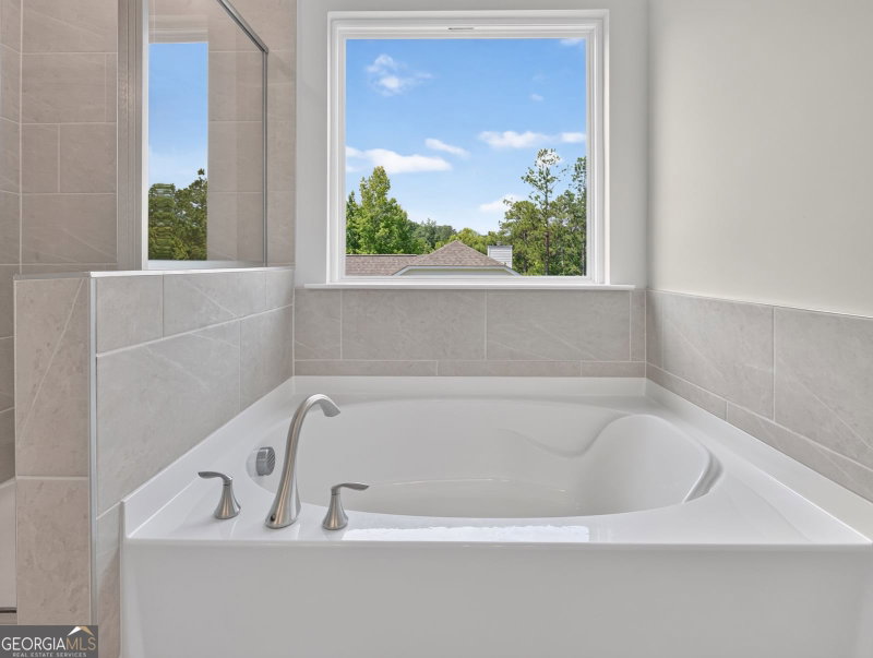 Photo 11 of 37 Radian Way