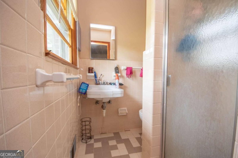 Photo 12 of 313 Mobley Street
