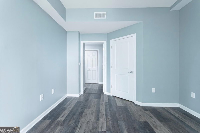 Photo 15 of 3040 Peachtree Road #613